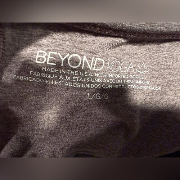 Beyond Yoga Cropped Tank Top Womens Large Grey Racerback Built-In Bra - Picture 6 of 7